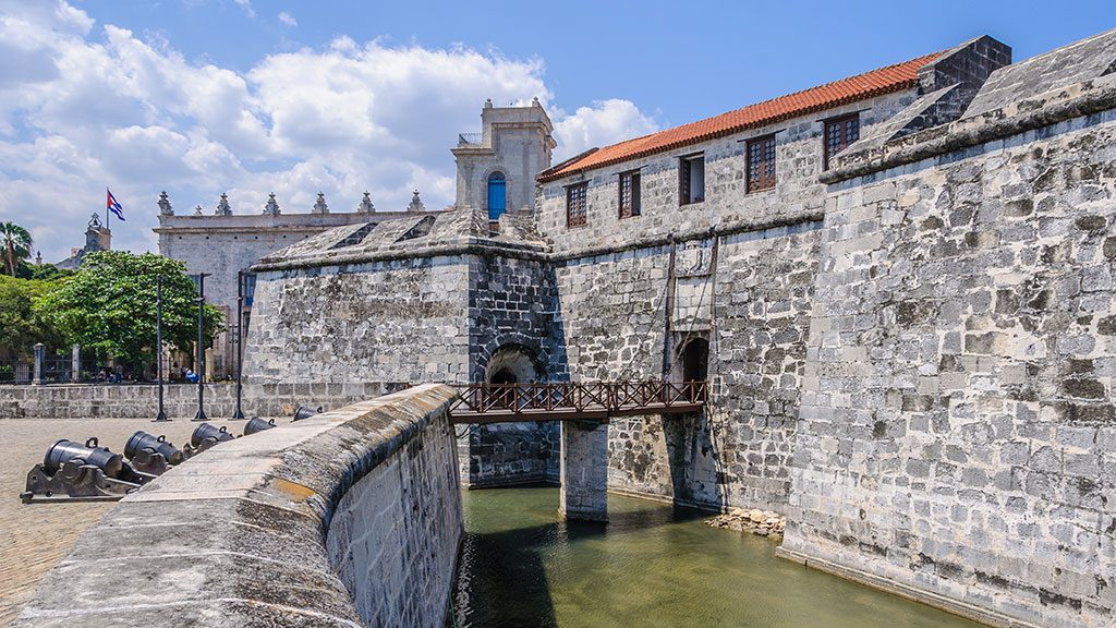 Fortress in Plaza de las Armas